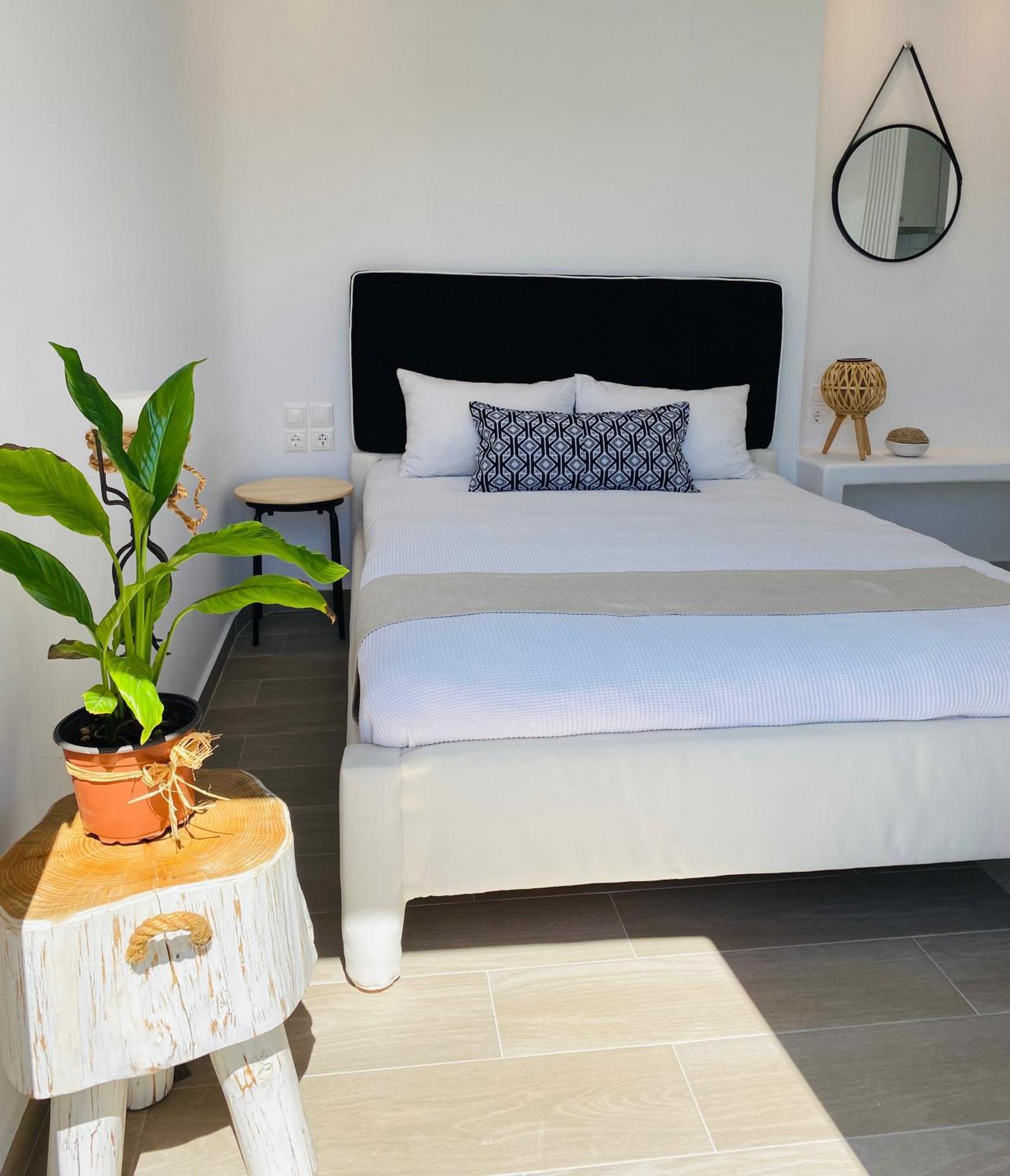Tatiana Villa & Apartments Klouvas Bagian luar foto
